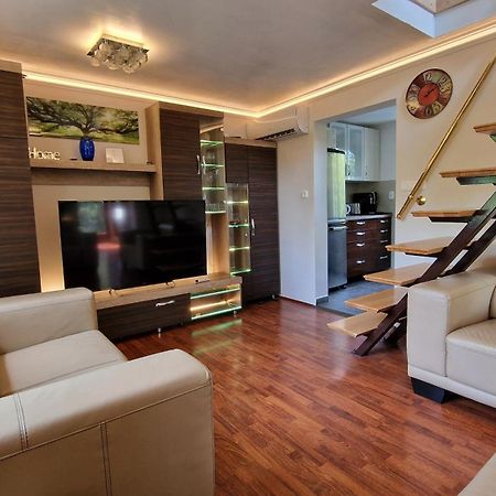 Pilis Hills View Deluxe House With Pool & Ac Near Bp Villa Pilisszentivan Exterior photo