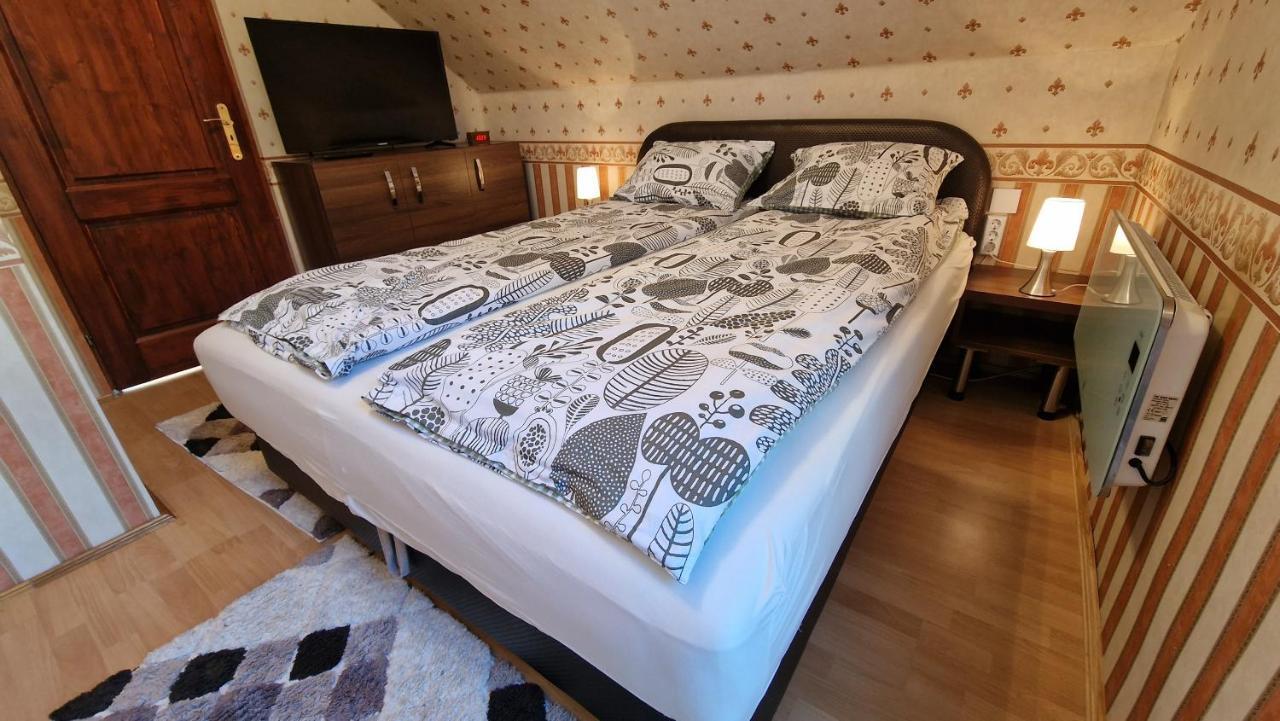 Pilis Hills View Deluxe House With Pool & Ac Near Bp Villa Pilisszentivan Exterior photo