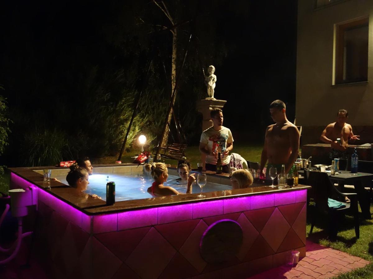 Pilis Hills View Deluxe House With Pool & Ac Near Bp Villa Pilisszentivan Exterior photo